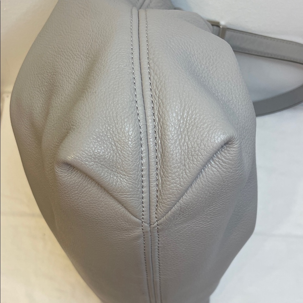 Michael Kors Camden Pebbled Leather Large Drawstring Shoulder Tote Ash Grey EUC - Picture 7 of 16